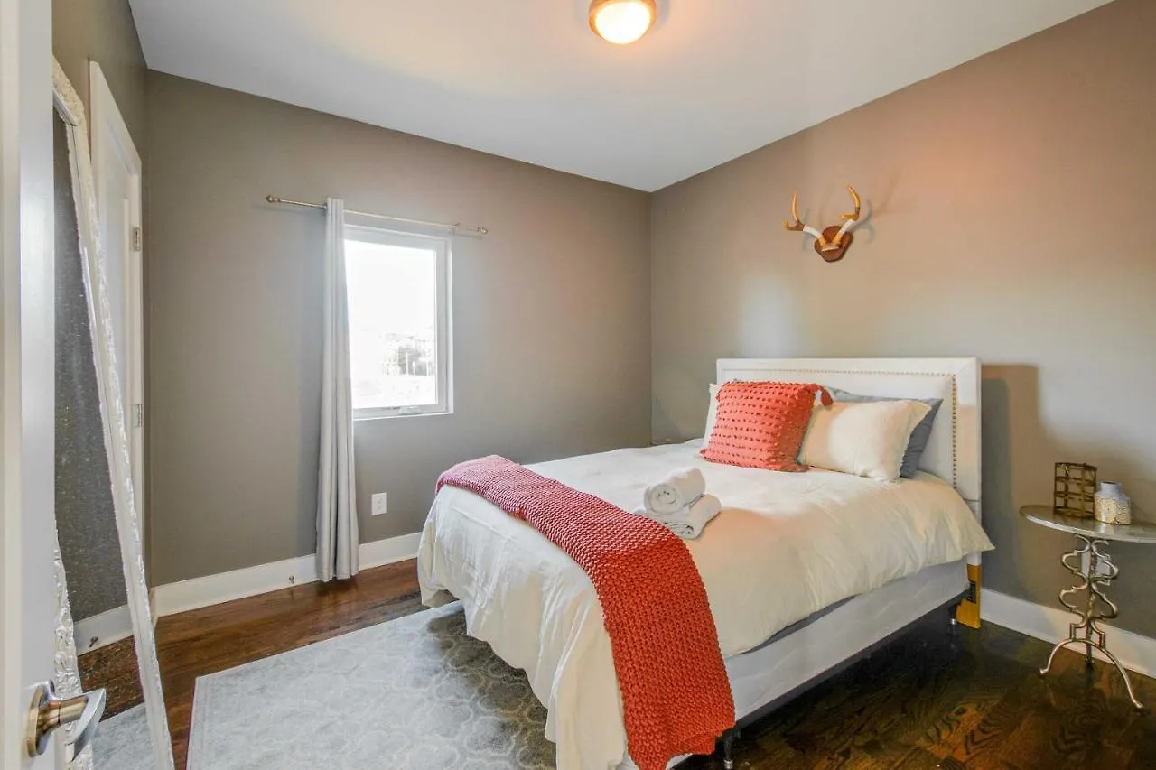 Nashville Home With Rooftop Deck Less Than 2 Mi To Dtwn 0*,  USA